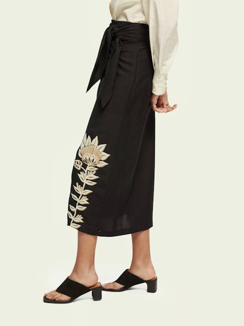 SCOTCH & SODA - Embroidered midi-length linen skirt