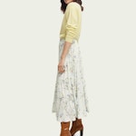 Mid-length button-up tiered skirt