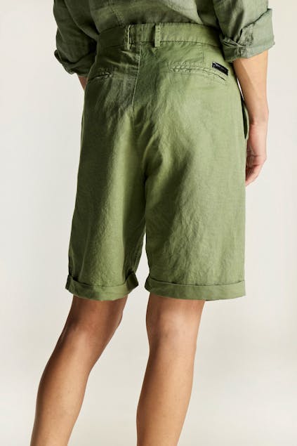 DIRTY LAUNDRY - Pleated Bermuda in Relaxed Fit
