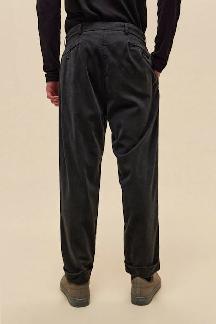 DIRTY LAUNDRY - Pleated Trousers in Loose Fit