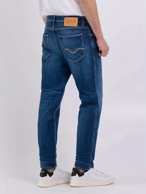REPLAY - Relaxed Tapered Fit Sandot Jeans