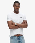 D1 Ovin Essential Contrast Emb Tee