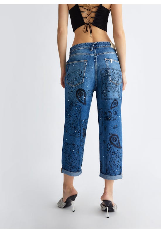 Boyfriend Jeans With Embroidery And Rhinestones