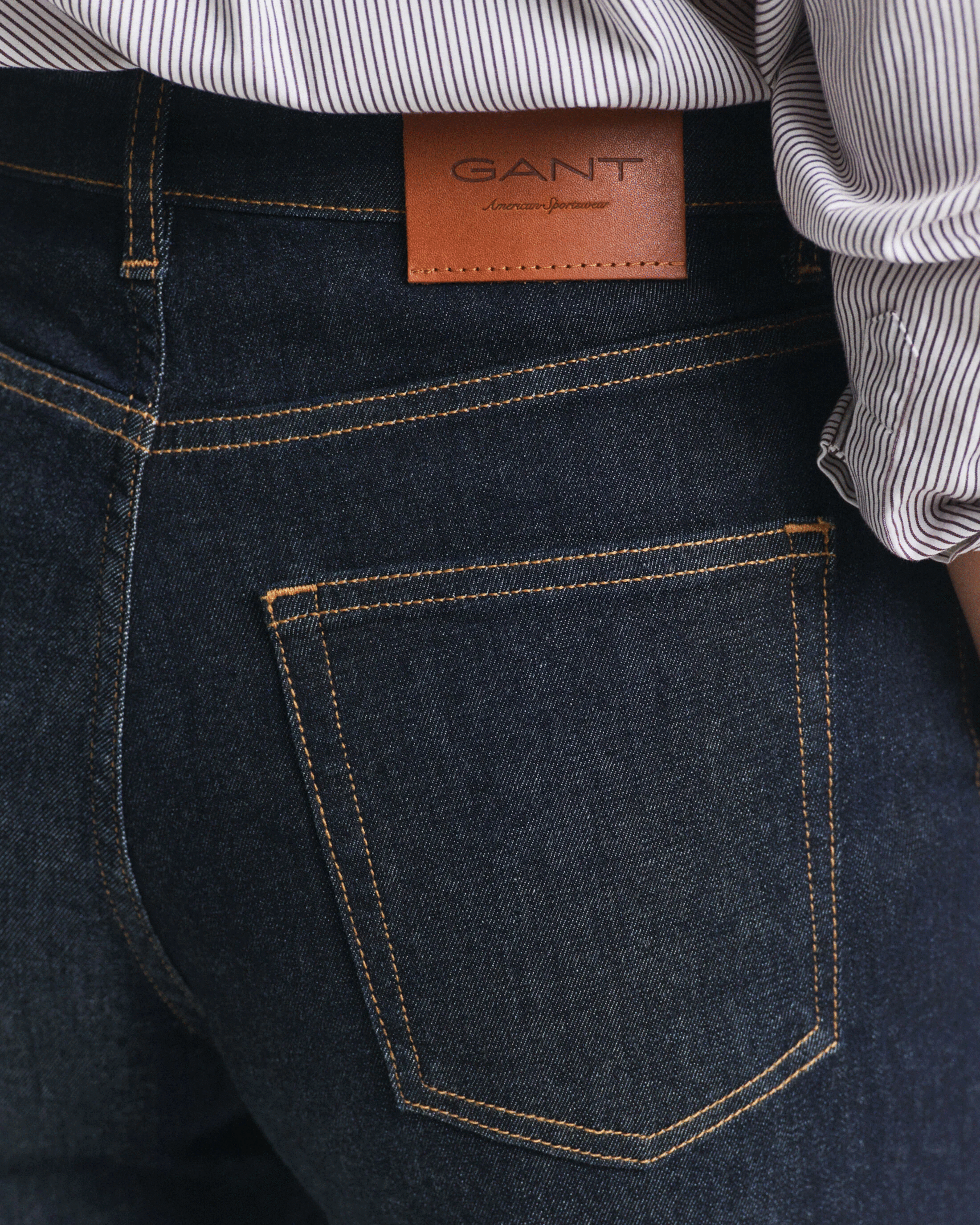 GANT - Wide Flared Tailored Jeans