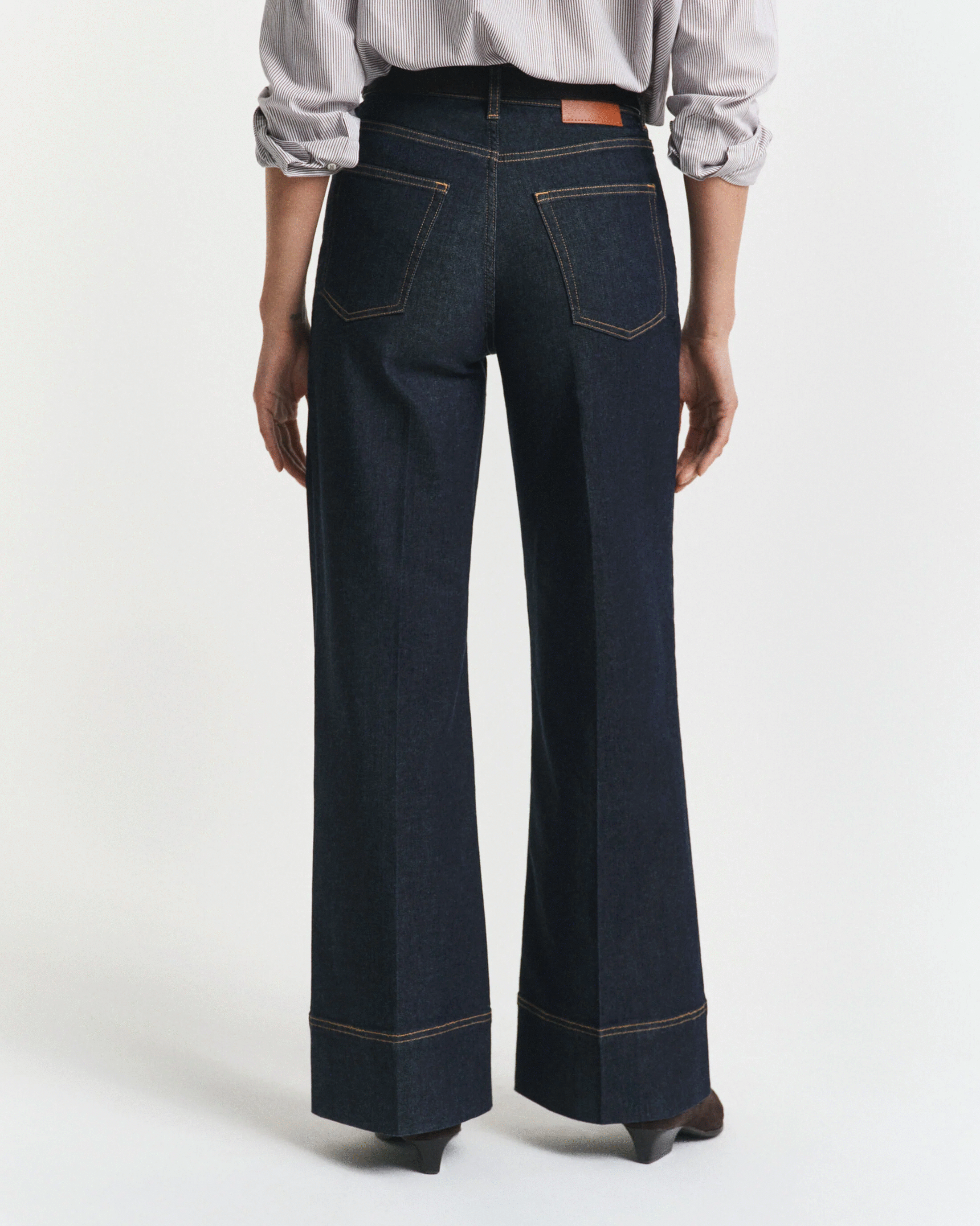 GANT - Wide Flared Tailored Jeans