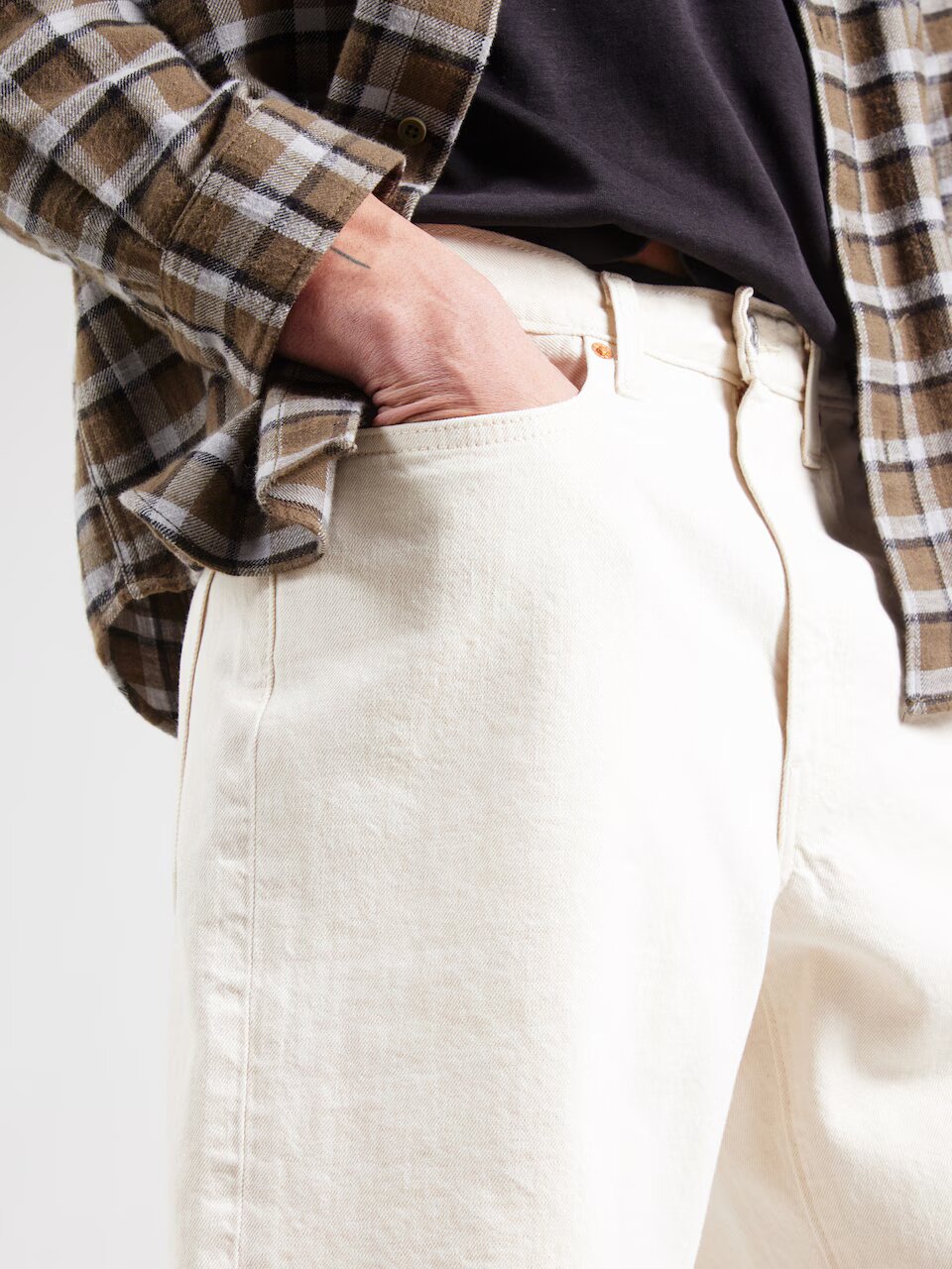 LEVI'S - 468 Loose Shorts Whites