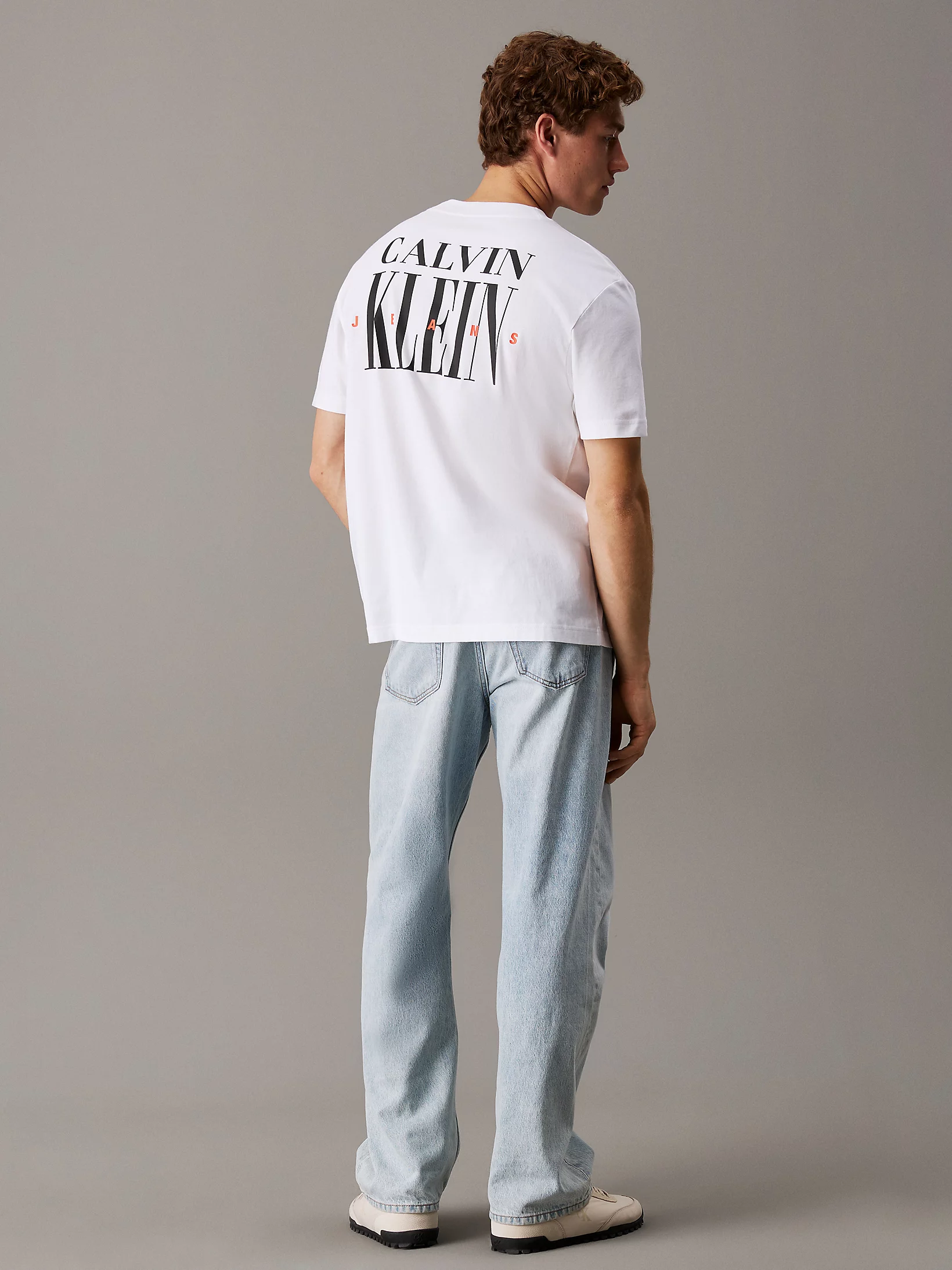 CALVIN KLEIN JEANS - Serif Font Graphic Tee