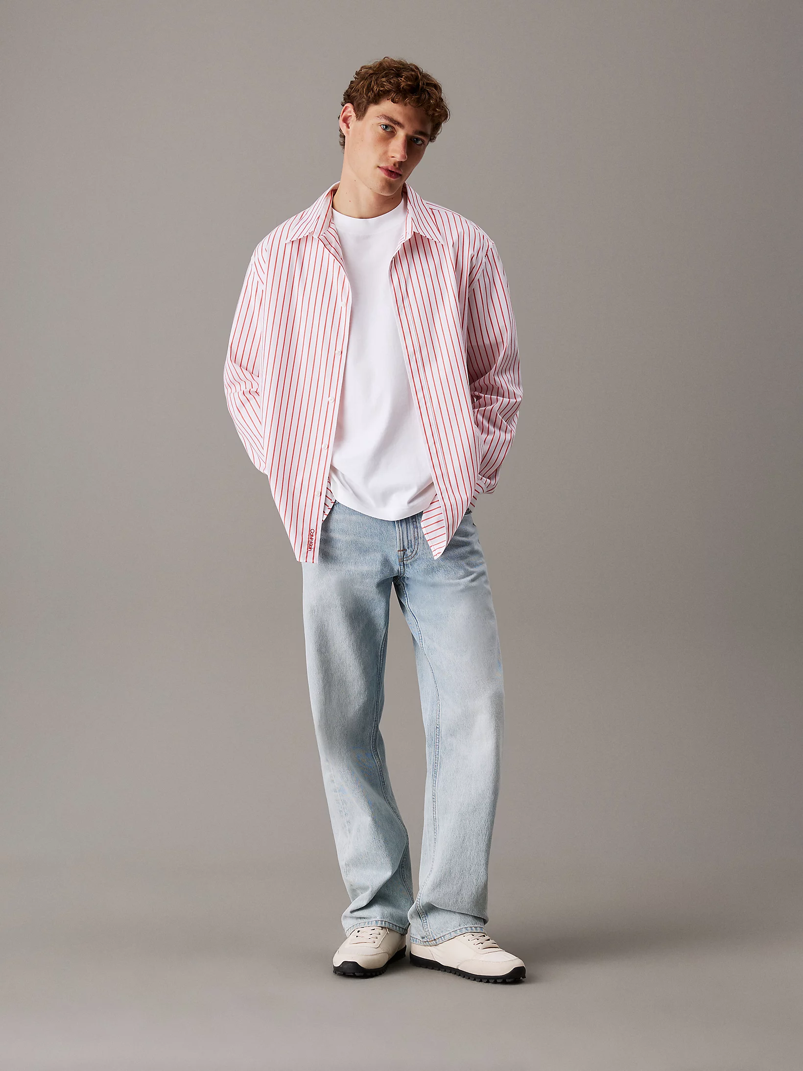 CALVIN KLEIN JEANS - Serif Font Graphic Tee