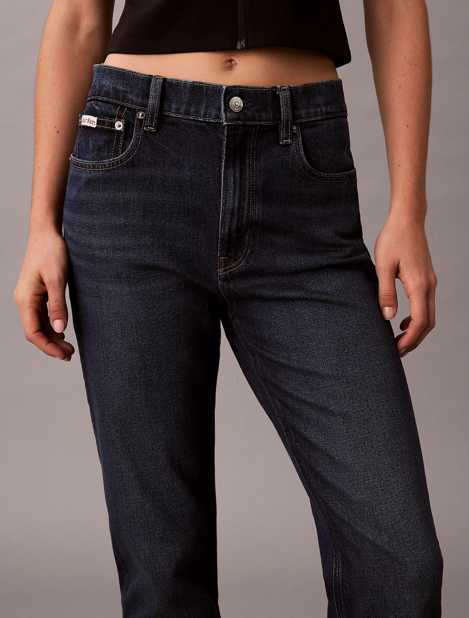 CALVIN KLEIN JEANS - New Mom Jean Thompson