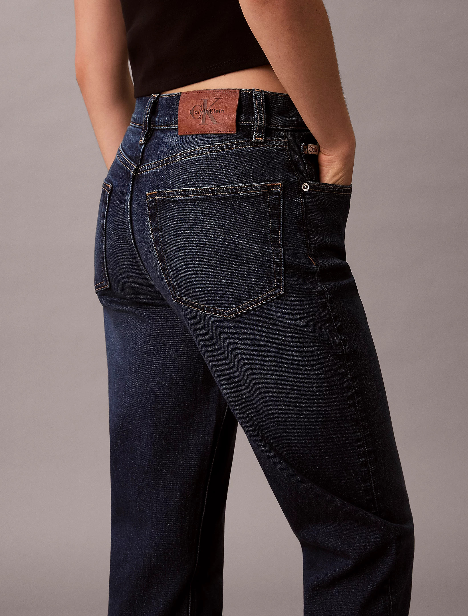 CALVIN KLEIN JEANS - New Mom Jean Thompson