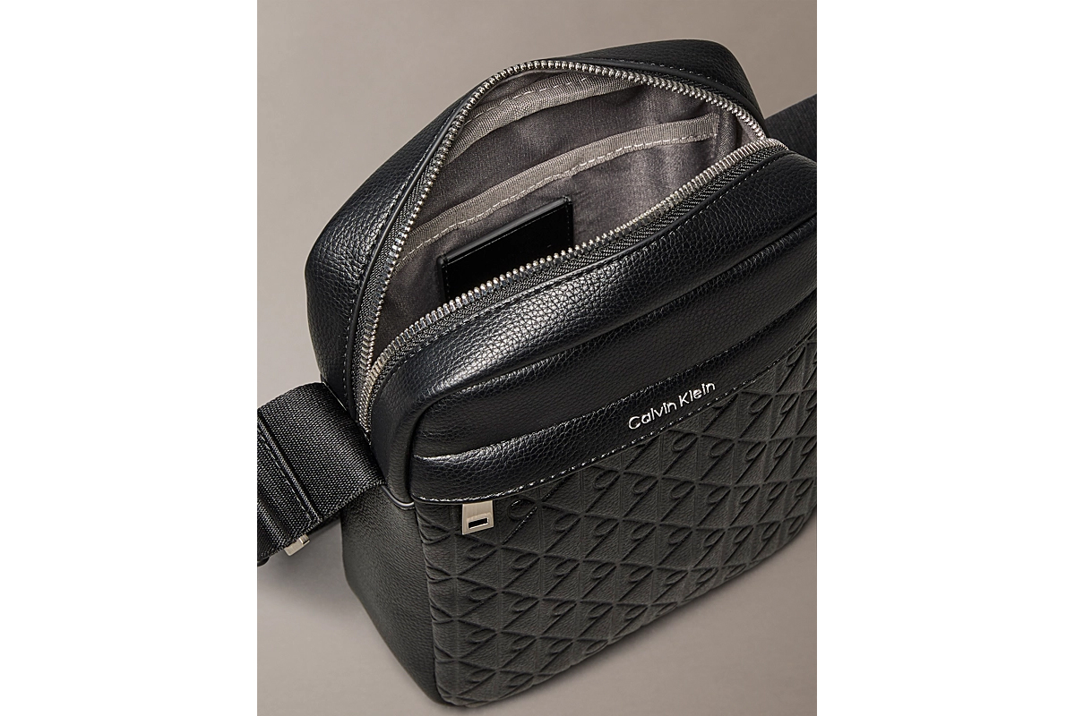 CALVIN KLEIN JEANS - Monogram Embossed Reporter Bag
