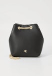 Minimal Monogram Chn Bckt