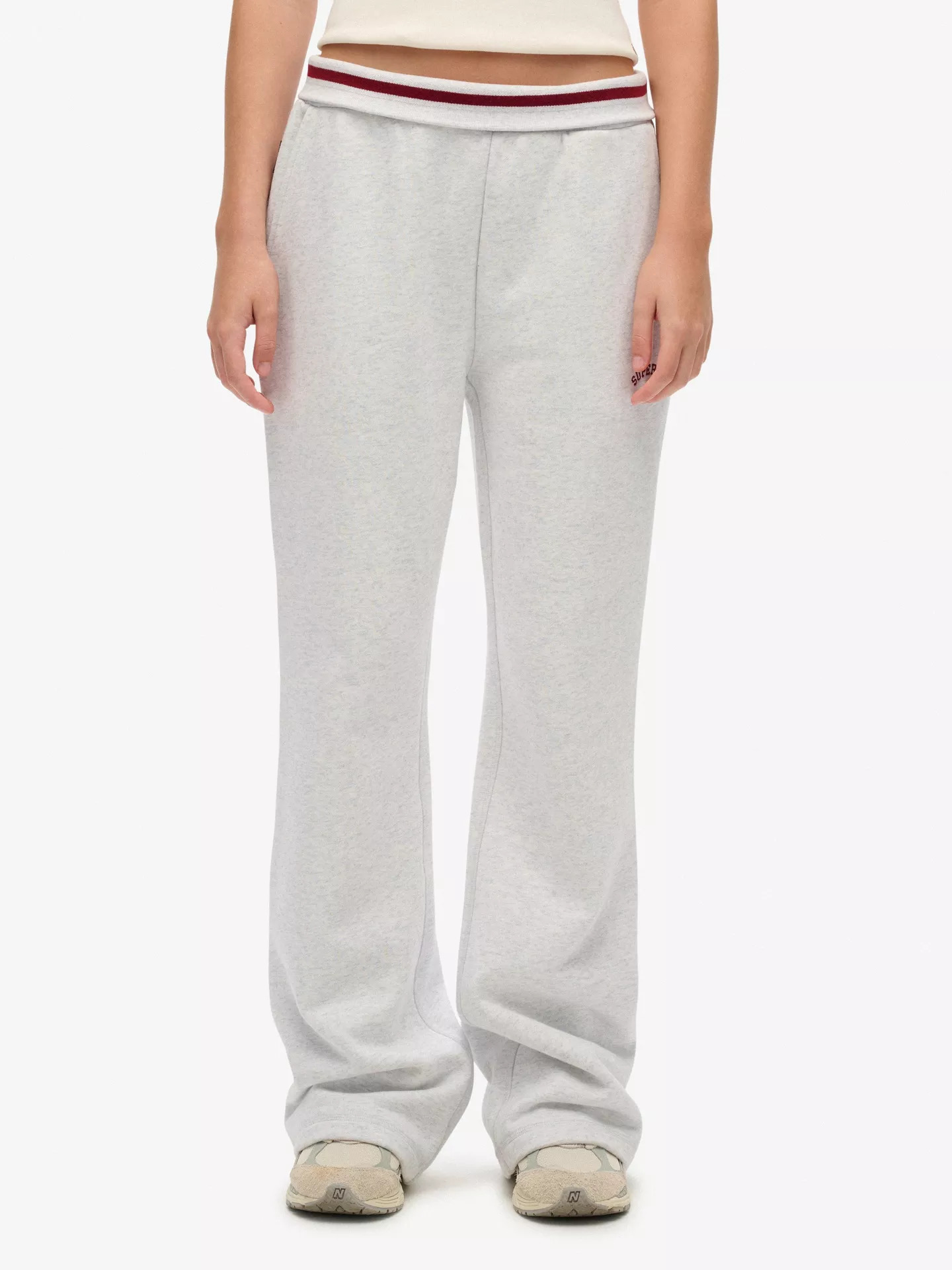 SUPERDRY - Essential Logo Flare Jogger
