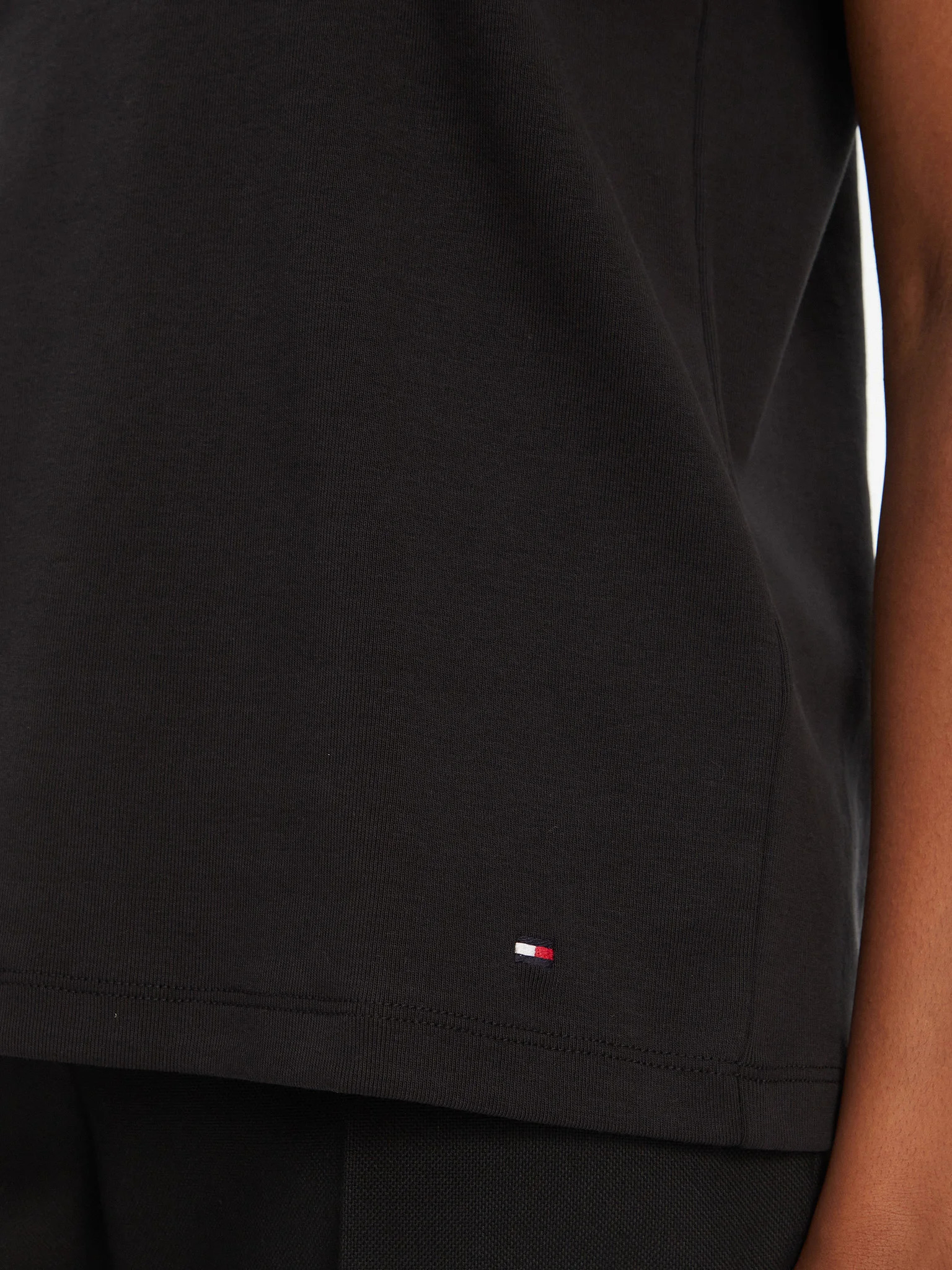 TOMMY HILFIGER - Gold Button Mdrn C-Nk Tee