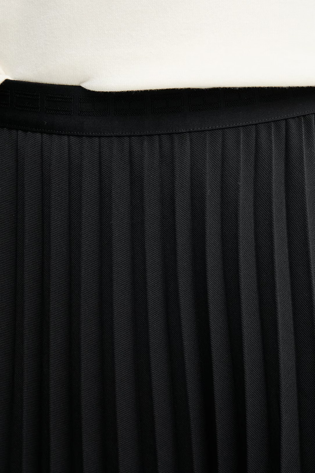 TOMMY HILFIGER - Fluid Pleated Pull On Midi Skirt