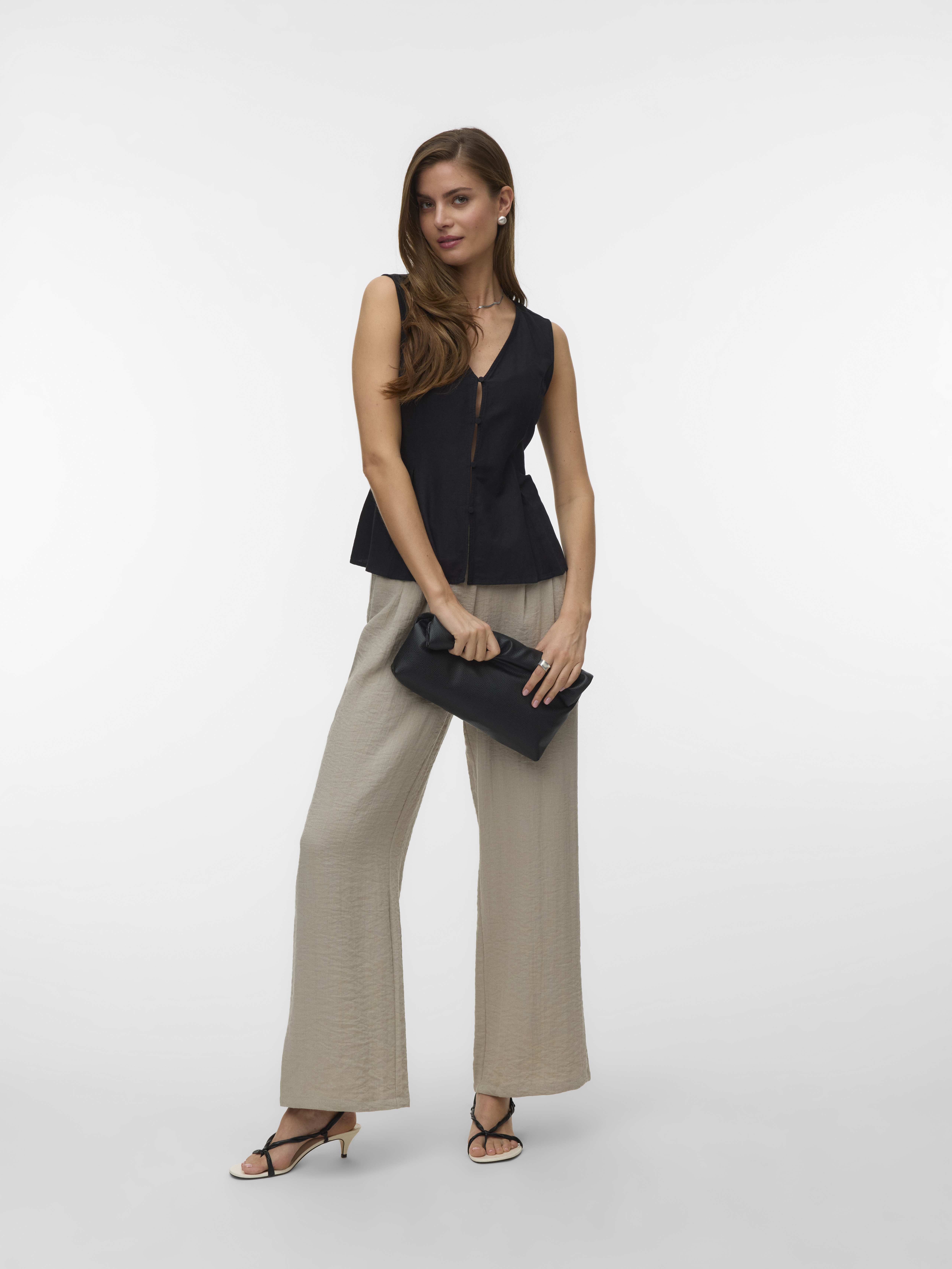 VERO MODA - Awalisa V-Neck Top