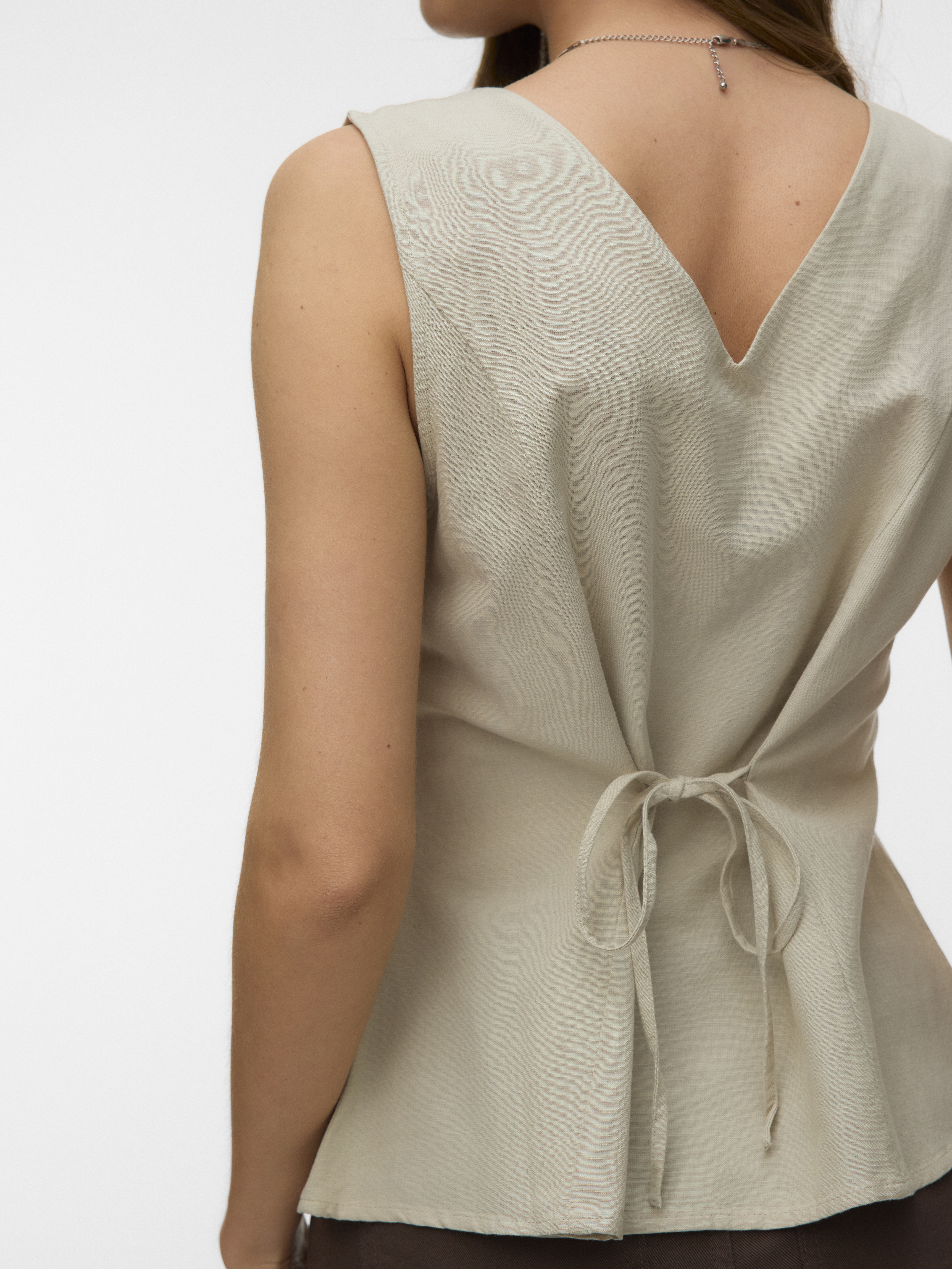 VERO MODA - Awalisa V-Neck Top