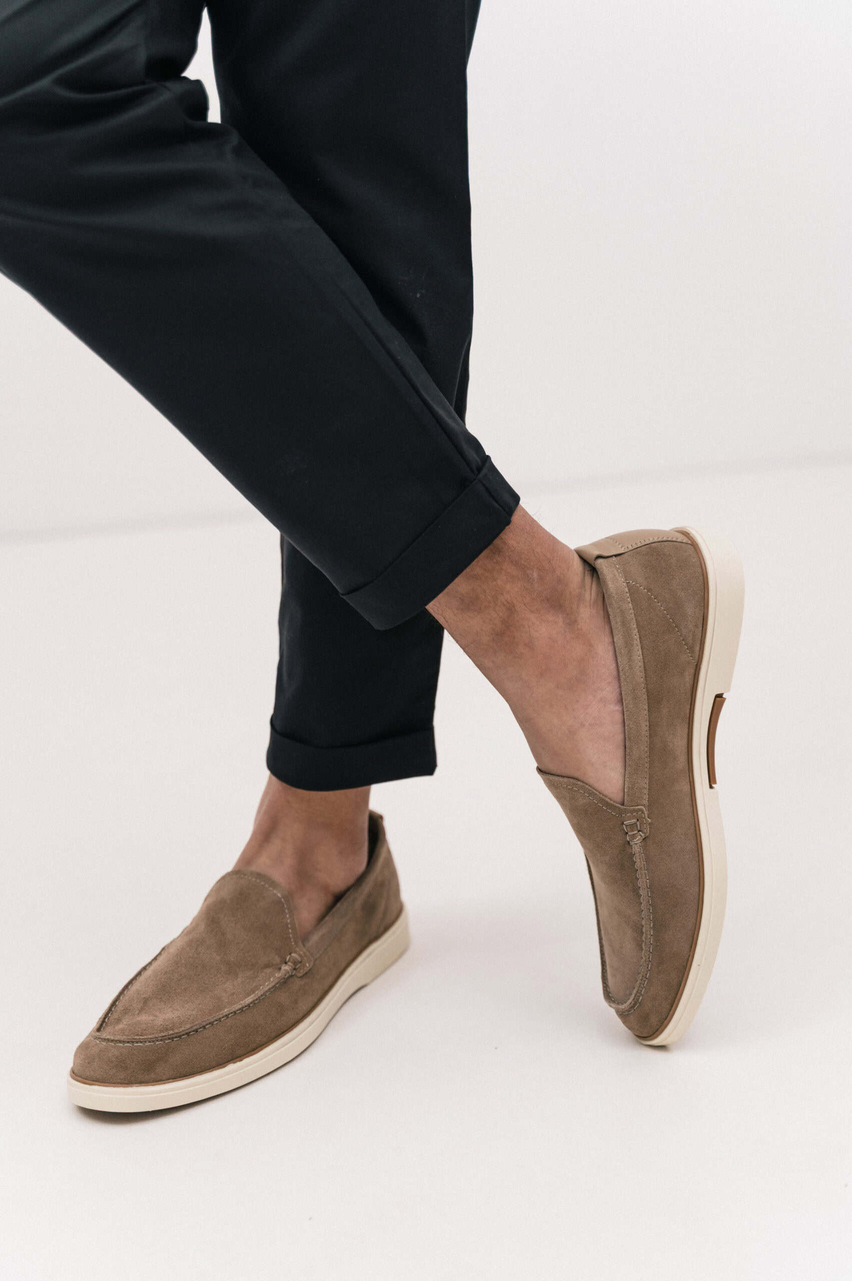 FENOMILANO - Suede Low Top Loafers