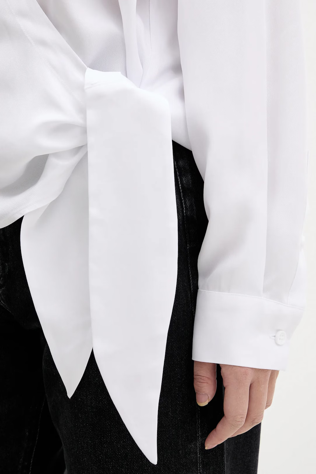 KARL LAGERFELD JEANS - Tied Blouse