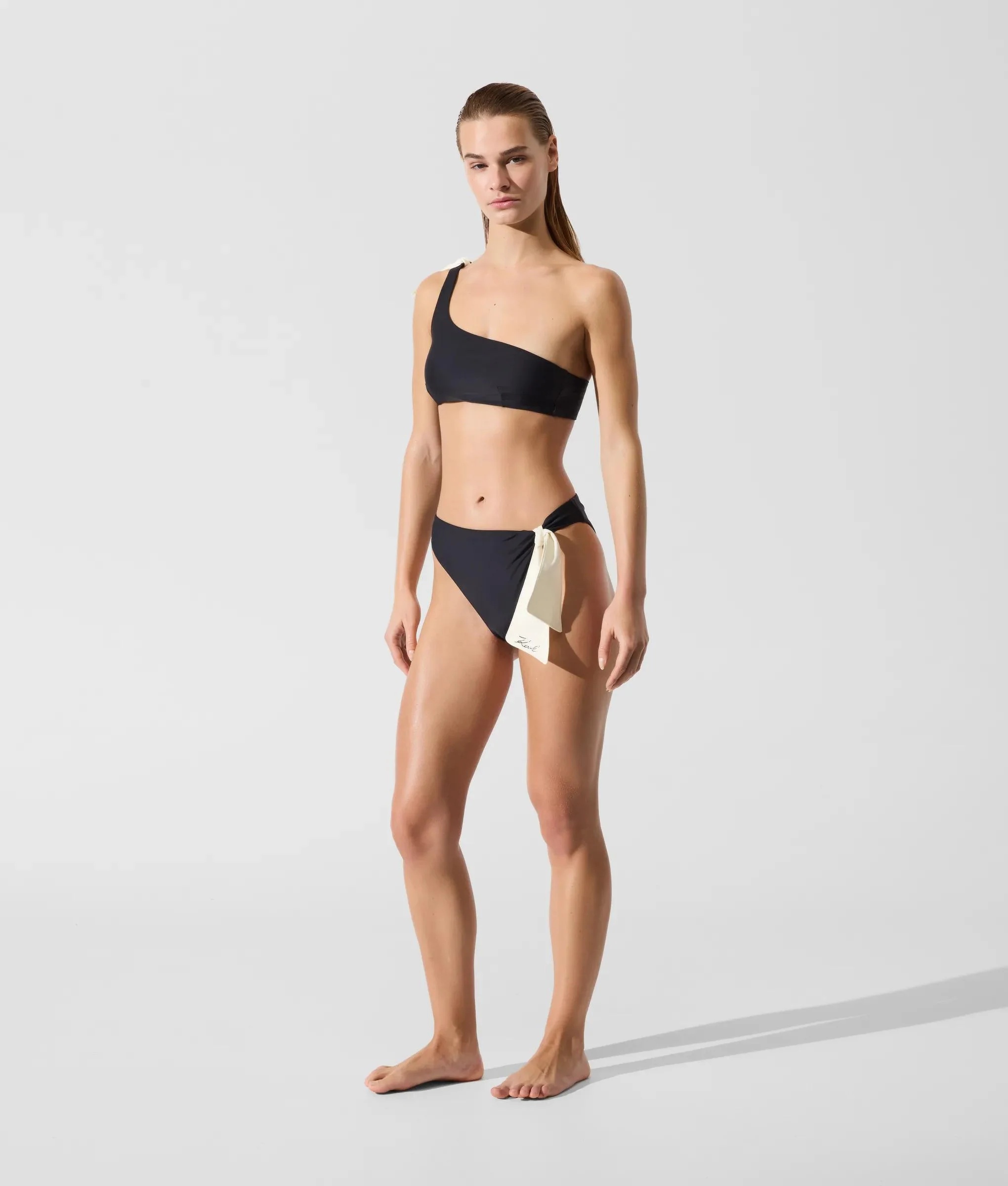 KARL LAGERFELD - Bow Cheeky Bottom