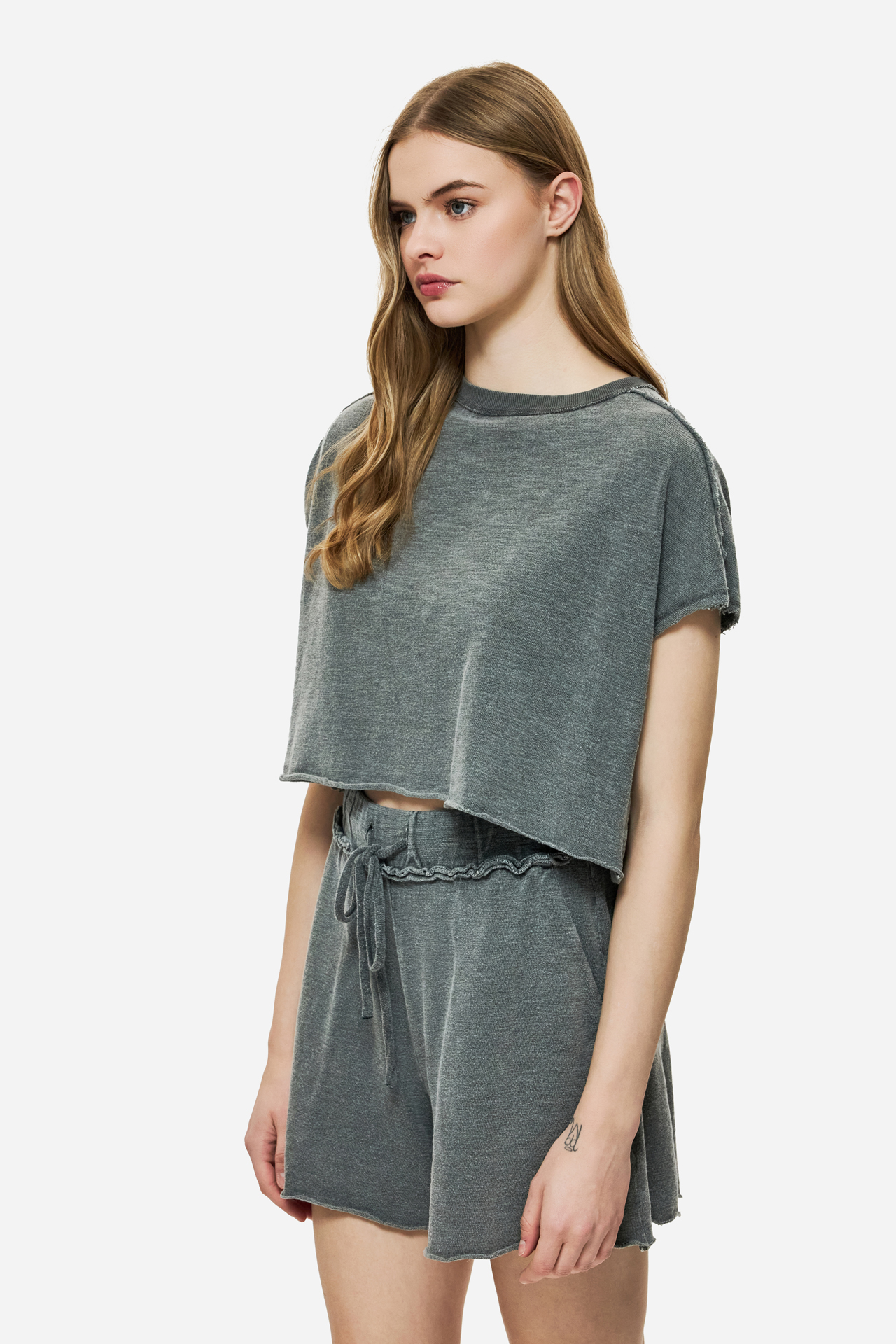 DIRTY LAUNDRY - Relaxed Raw Cut T-Shirt