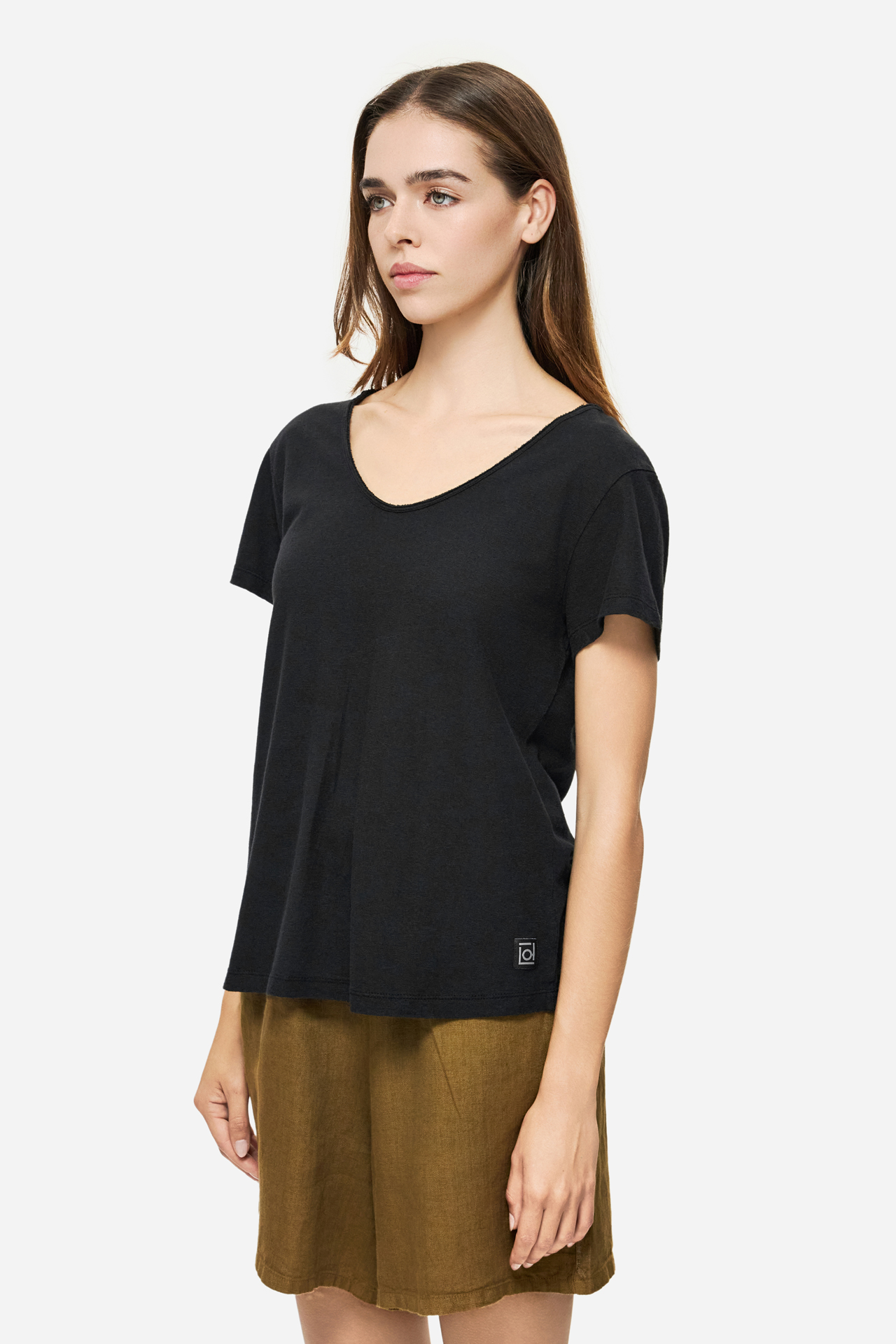 DIRTY LAUNDRY - V-Neck Linen Blend T-Shirt