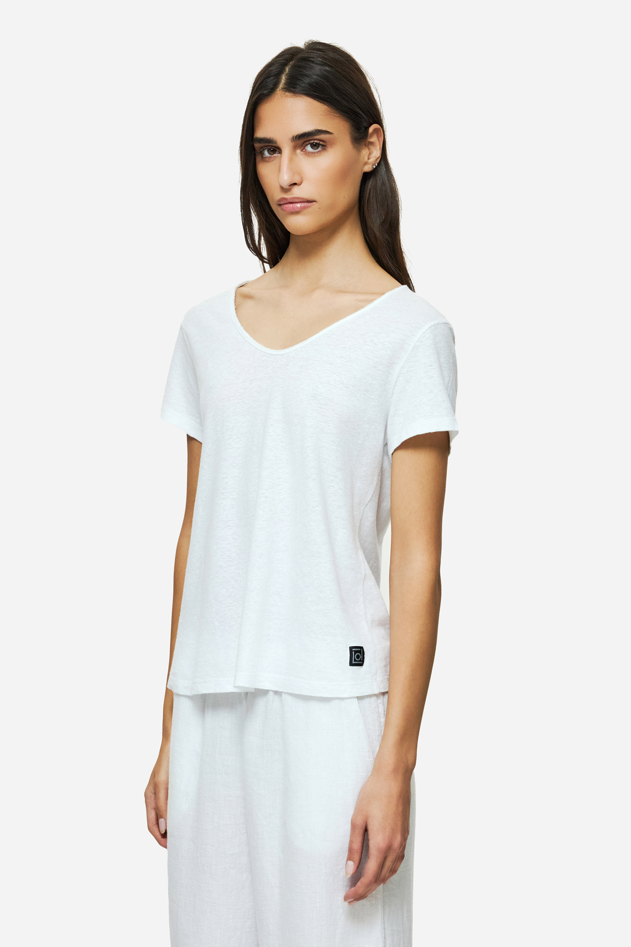 DIRTY LAUNDRY - V-Neck Linen Blend T-Shirt