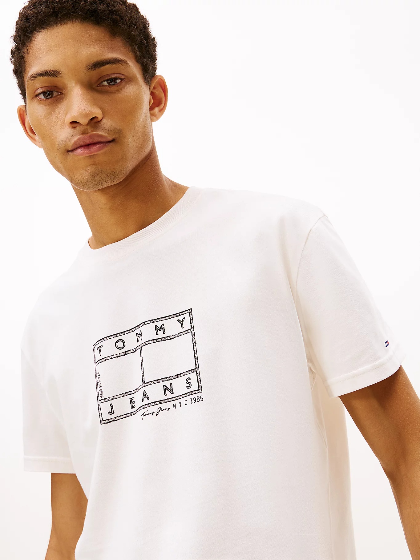 TOMMY HILFIGER JEANS - Center Flag Tee