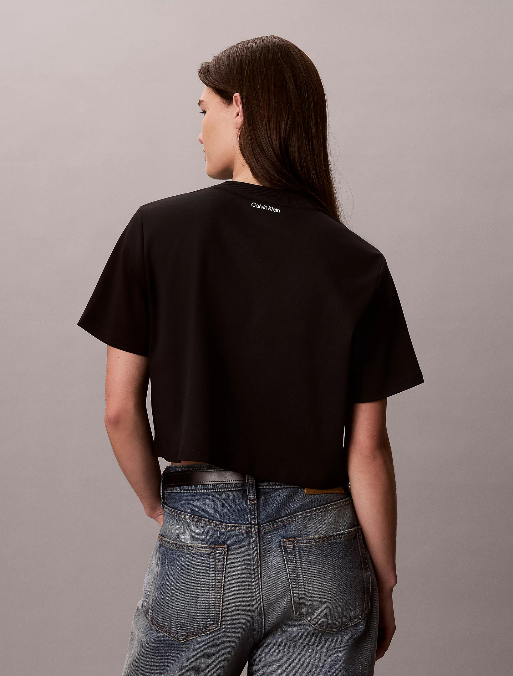 CALVIN KLEIN JEANS - Sleek Interlock Cropped