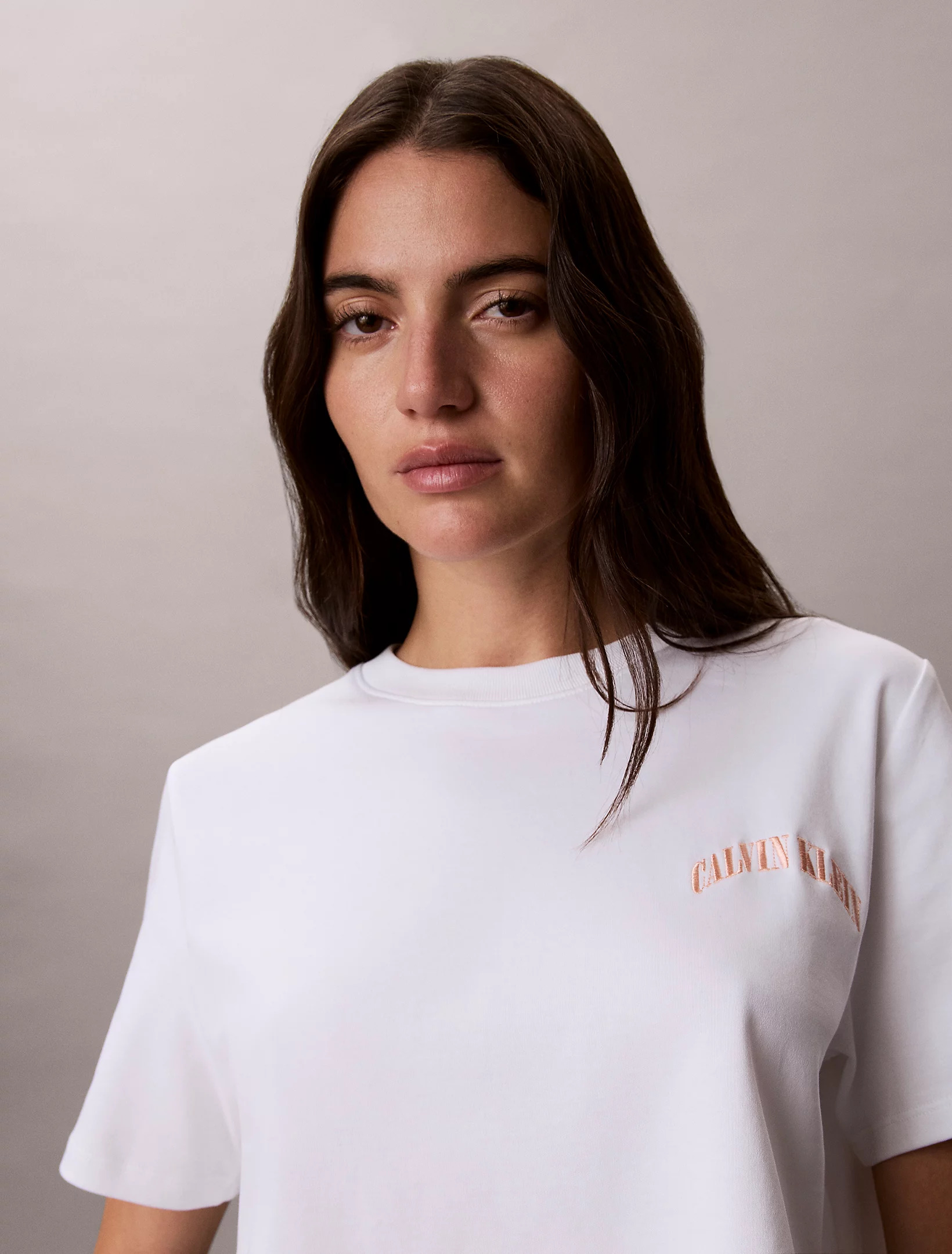 CALVIN KLEIN JEANS - Sleek Interlock Cropped
