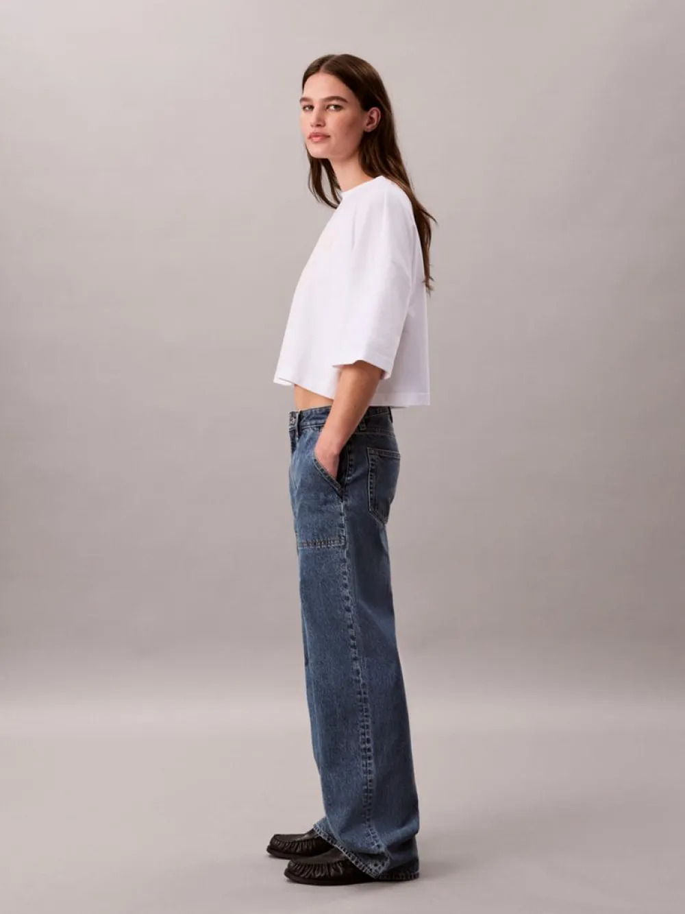 CALVIN KLEIN JEANS - Boxy Crop Bold Logo Tee