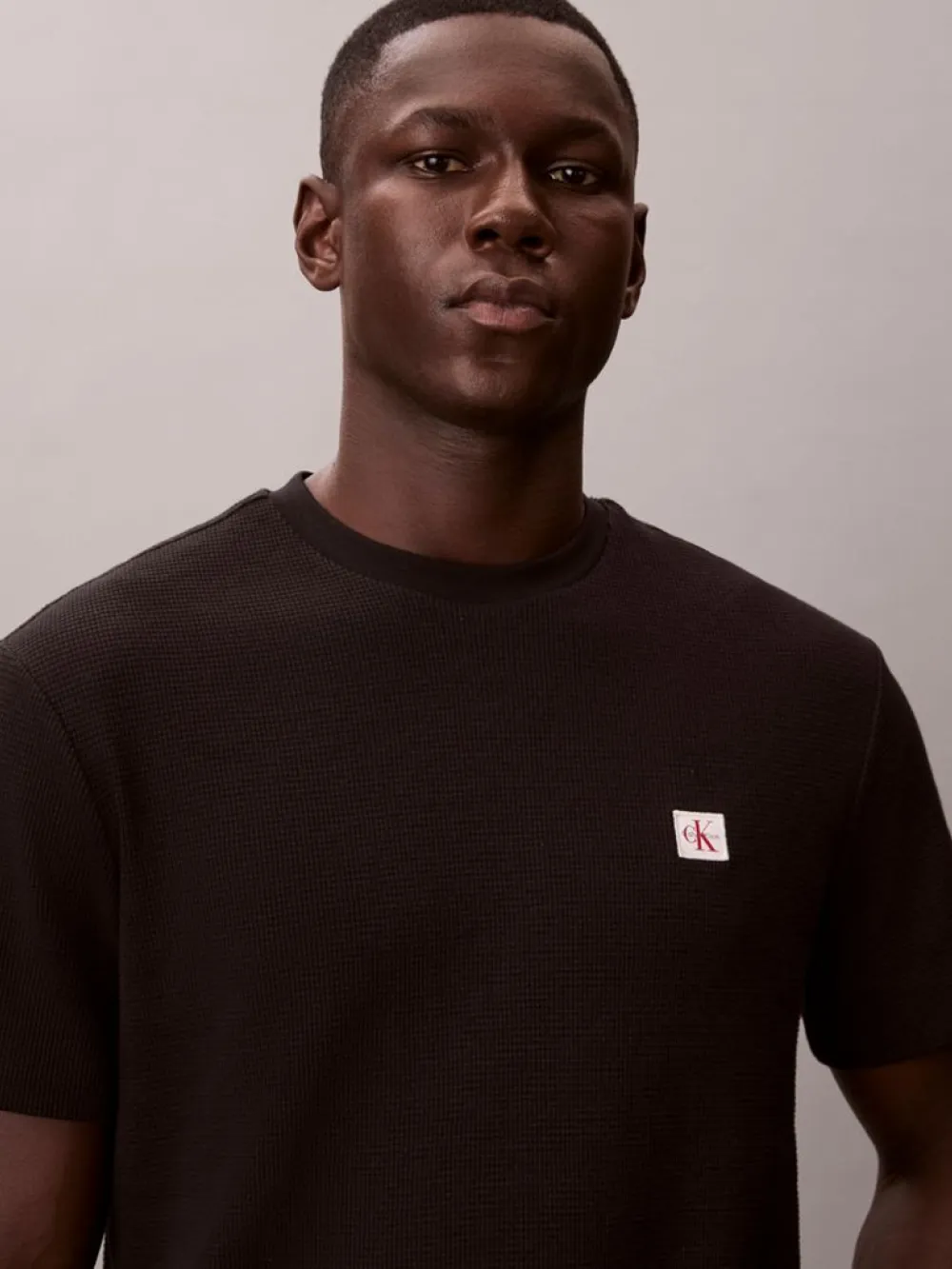 CALVIN KLEIN JEANS - Waffle Badge Crewneck Tee