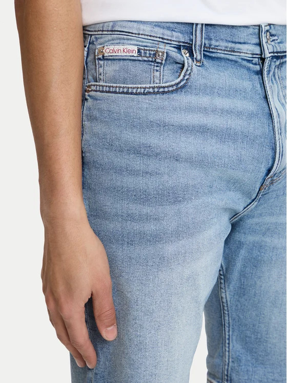 CALVIN KLEIN JEANS - Slim Abner Short