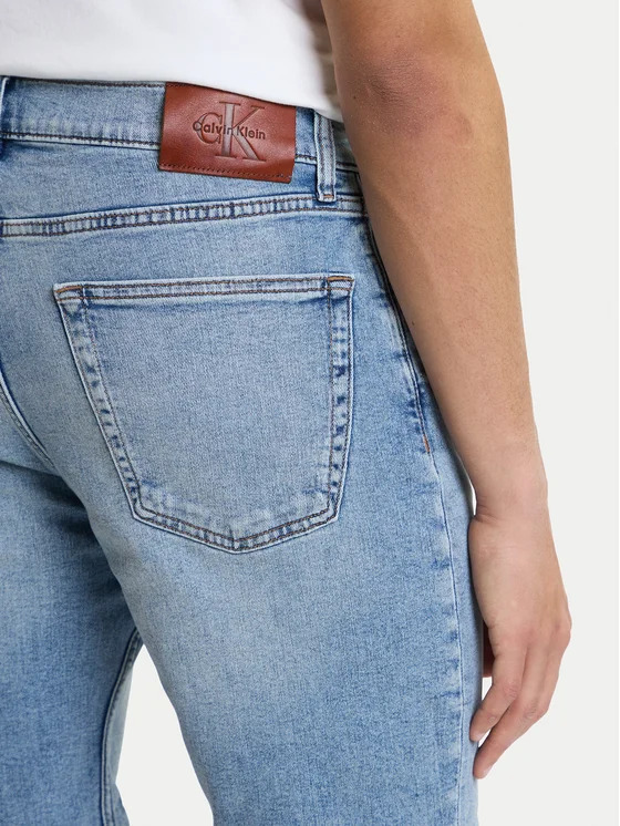 CALVIN KLEIN JEANS - Slim Abner Short
