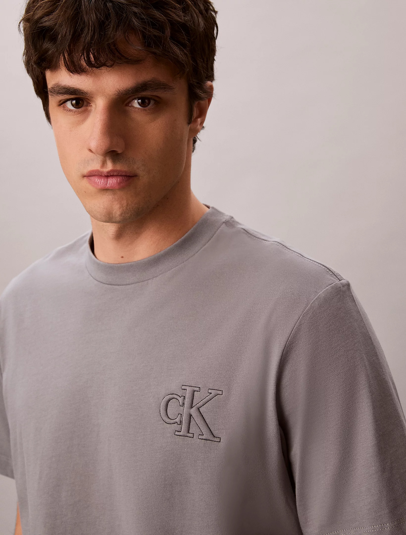 CALVIN KLEIN JEANS - Relaxed Embossed Logo T-shirt