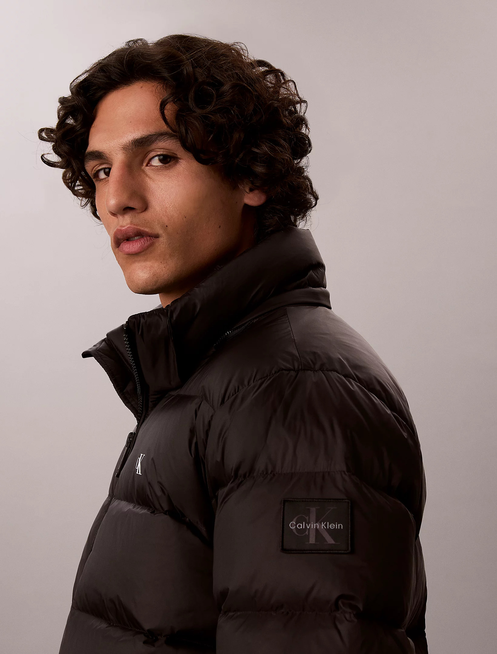 CALVIN KLEIN JEANS - Nylon Zip Off Hood Puffer