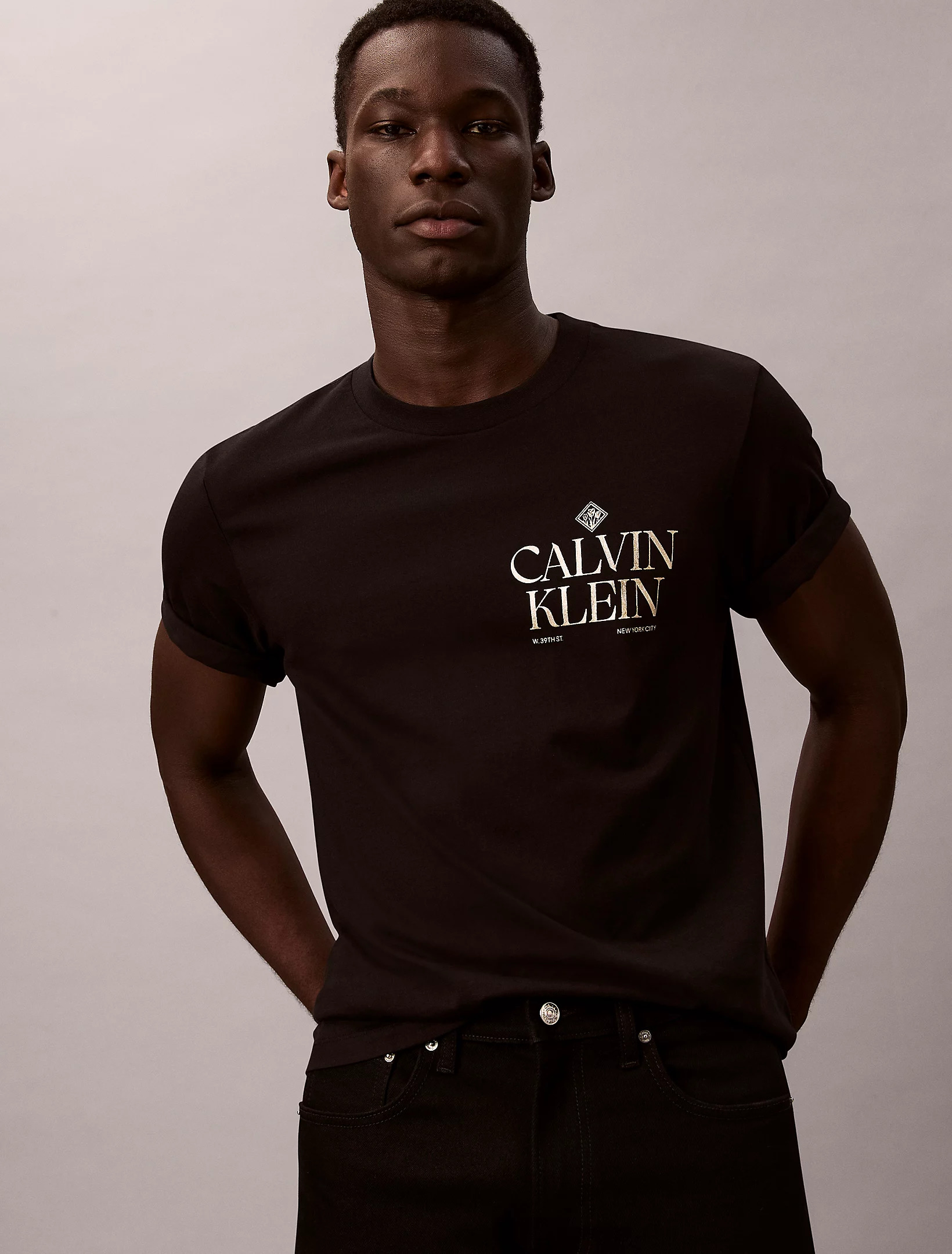 CALVIN KLEIN JEANS - Logo Roses Graphic Classic T-Shirt