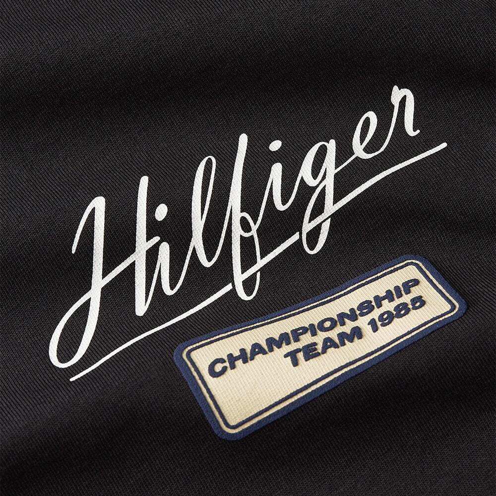 TOMMY HILFIGER - Modern Graphic Badge Tee