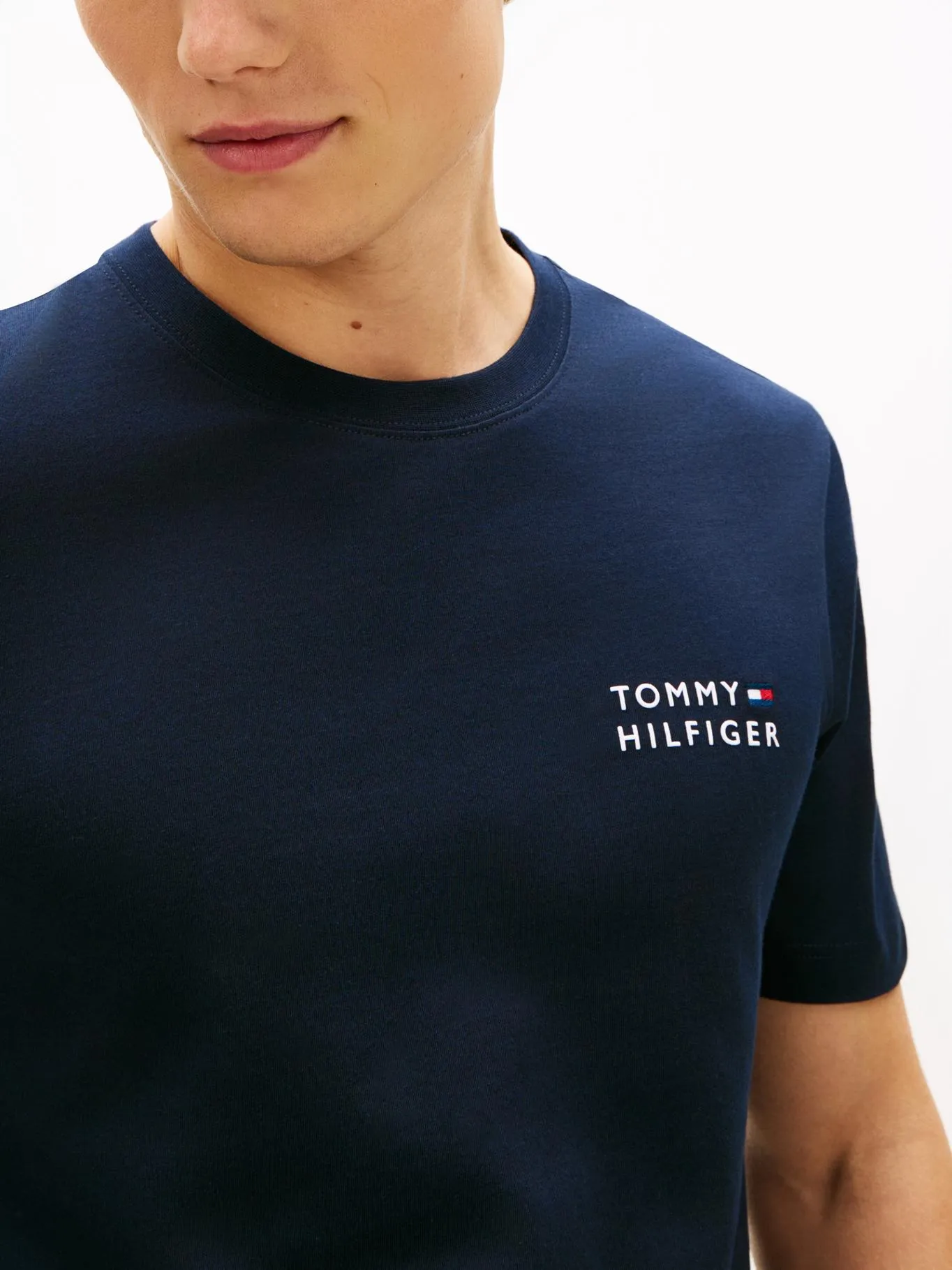 TOMMY HILFIGER - Brand Love Stack Tee