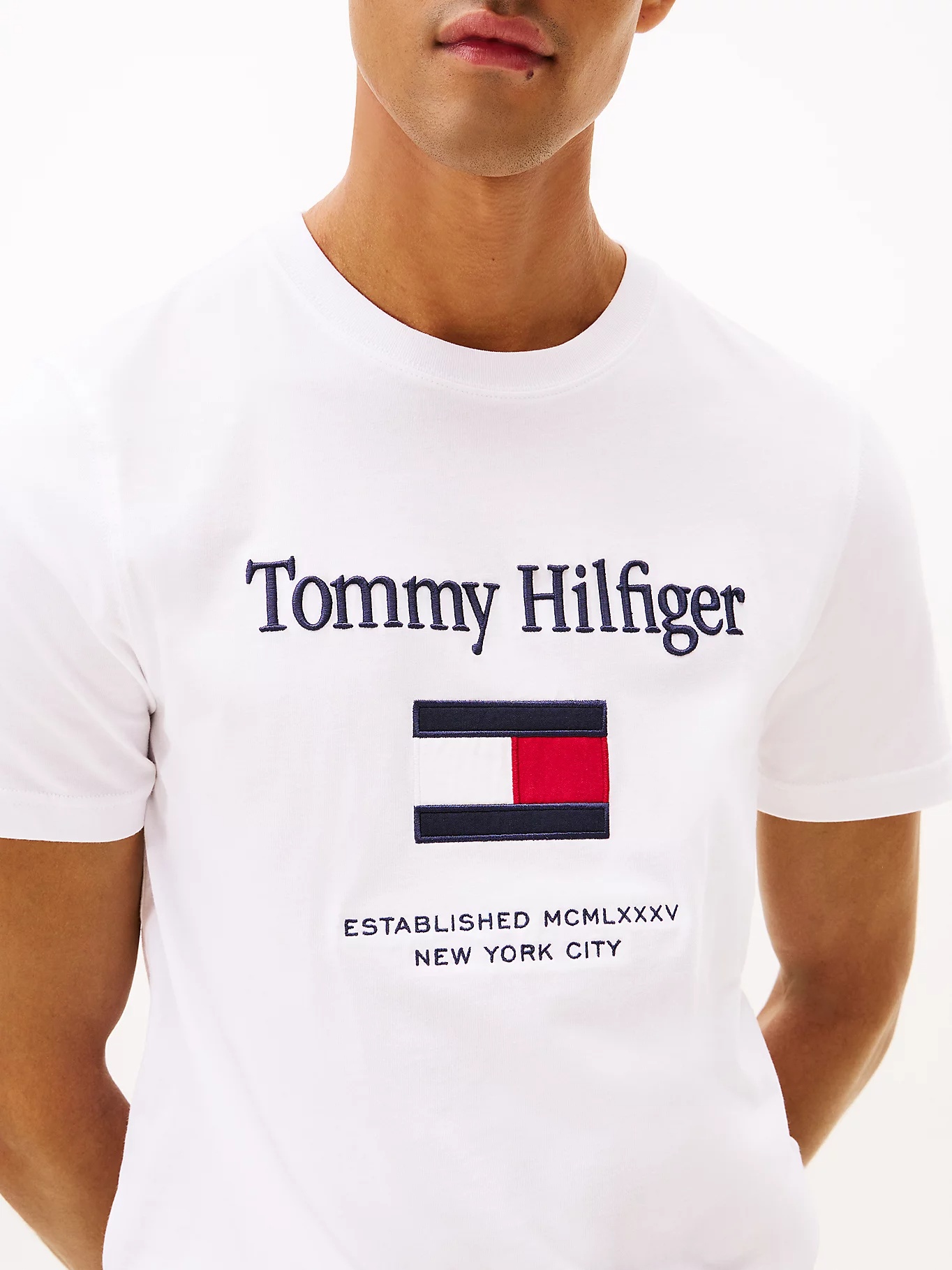 TOMMY HILFIGER - Logo Embroidery Crew Neck T-Shirt