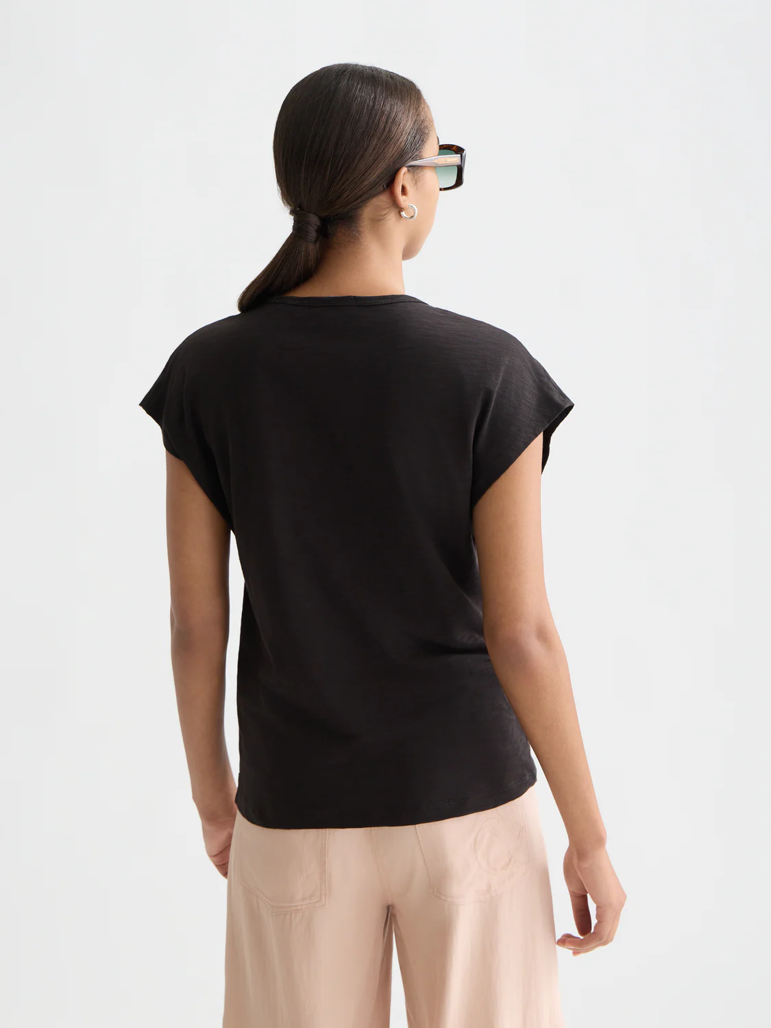 SCOTCH & SODA - Embroidered V-neck T-shirt