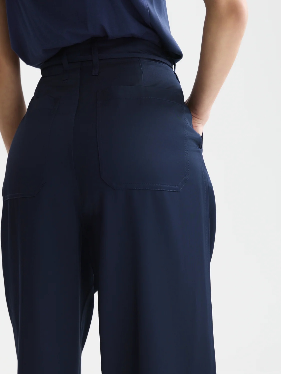 SCOTCH & SODA - Faye - High-Rise Satin Cargo Pant