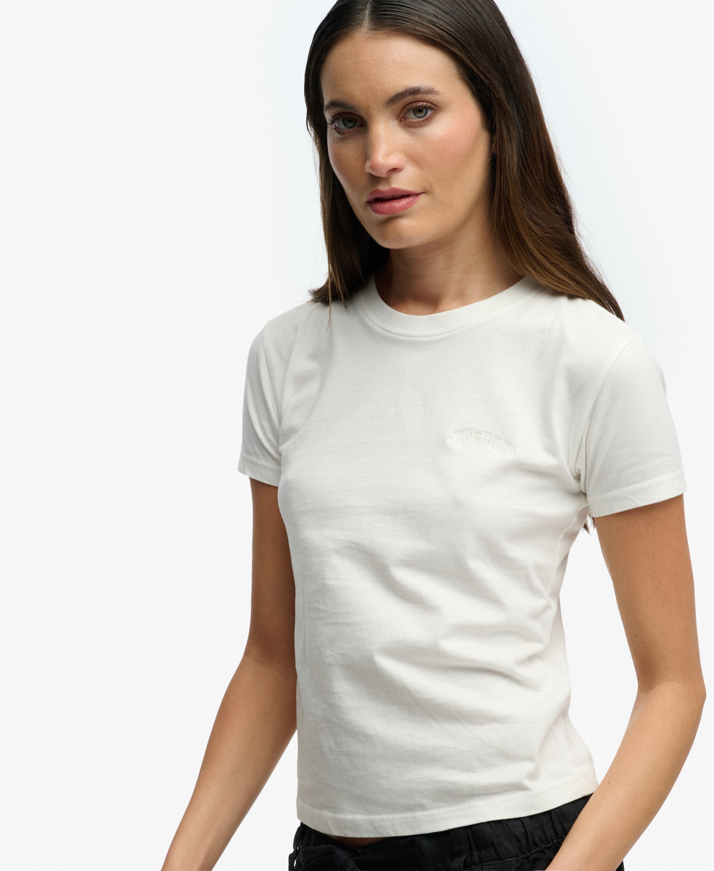 SUPERDRY - D1 Ovin Essential Logo Fitted Tee Ind