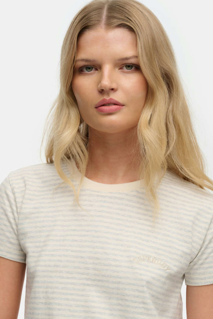 SUPERDRY - D2 Essential Logo Fitted Tee