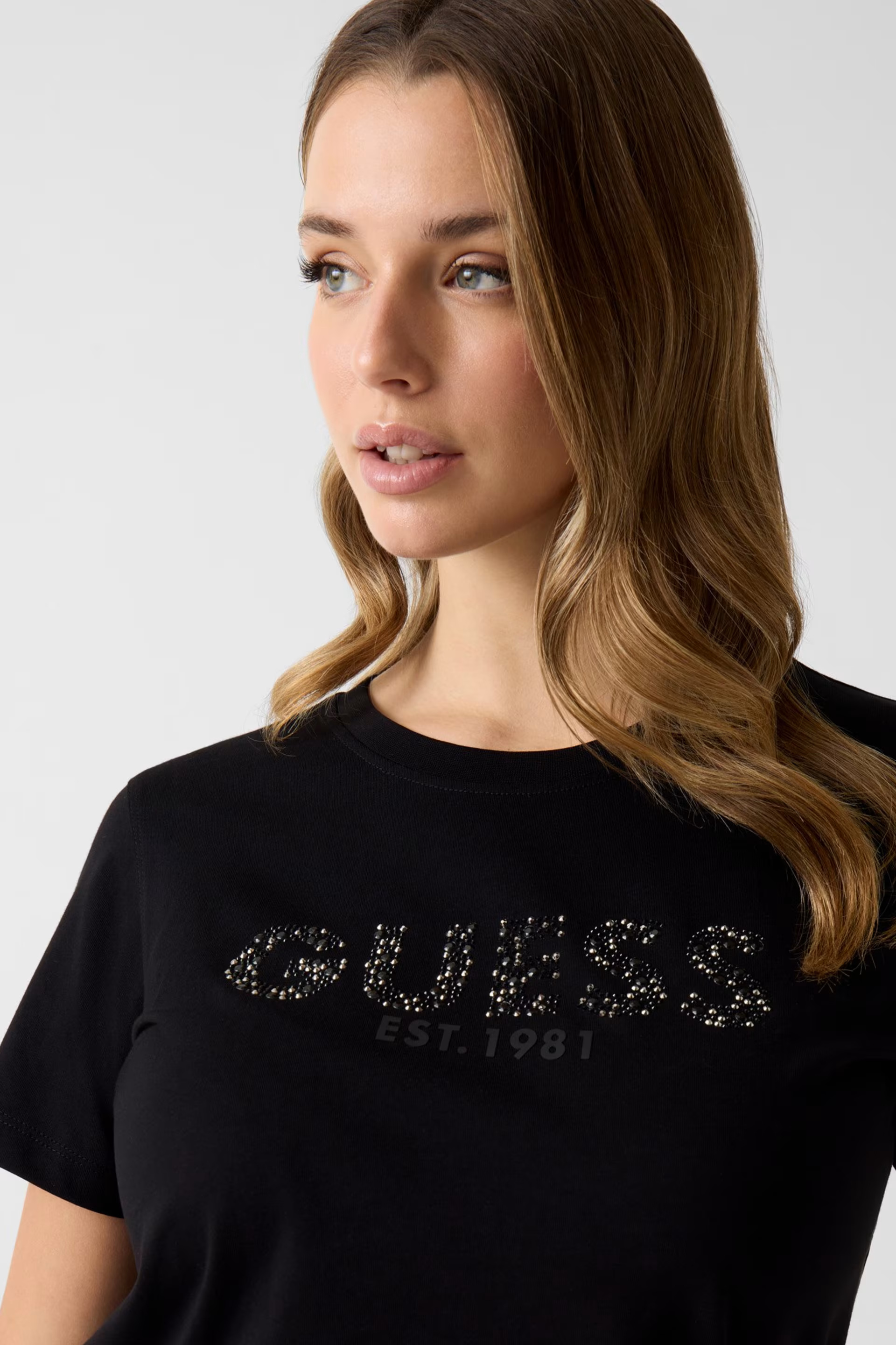 GUESS - Studs Script Tee