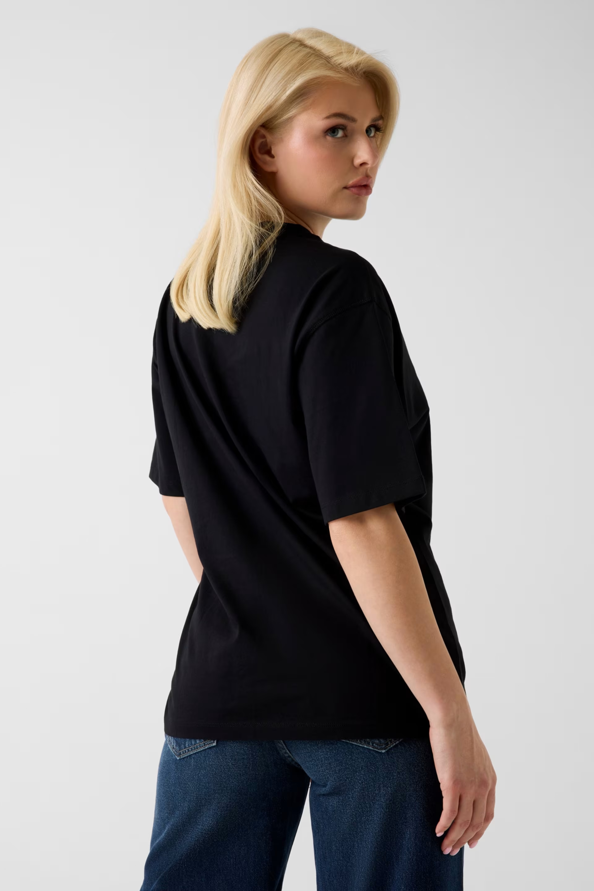 GUESS - Maxi Studs Tee