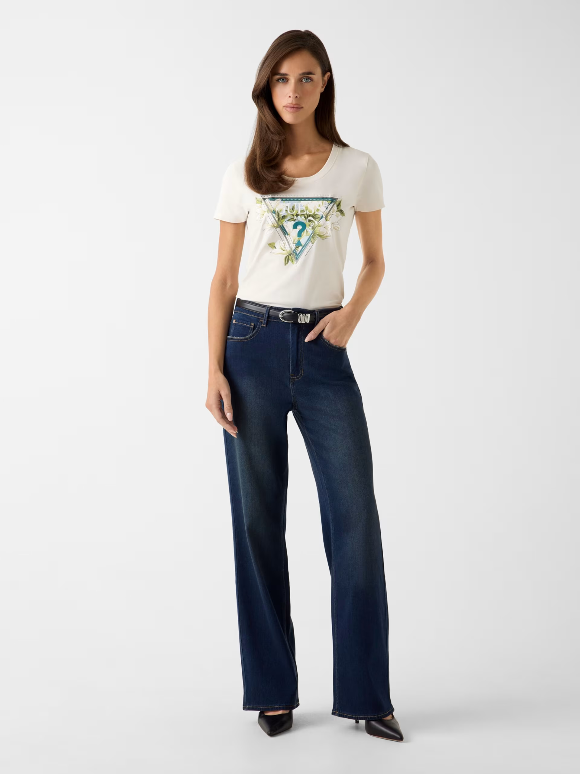 GUESS - Camelia Triangle Tee