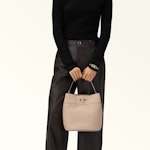Amelia Bucket Bag M