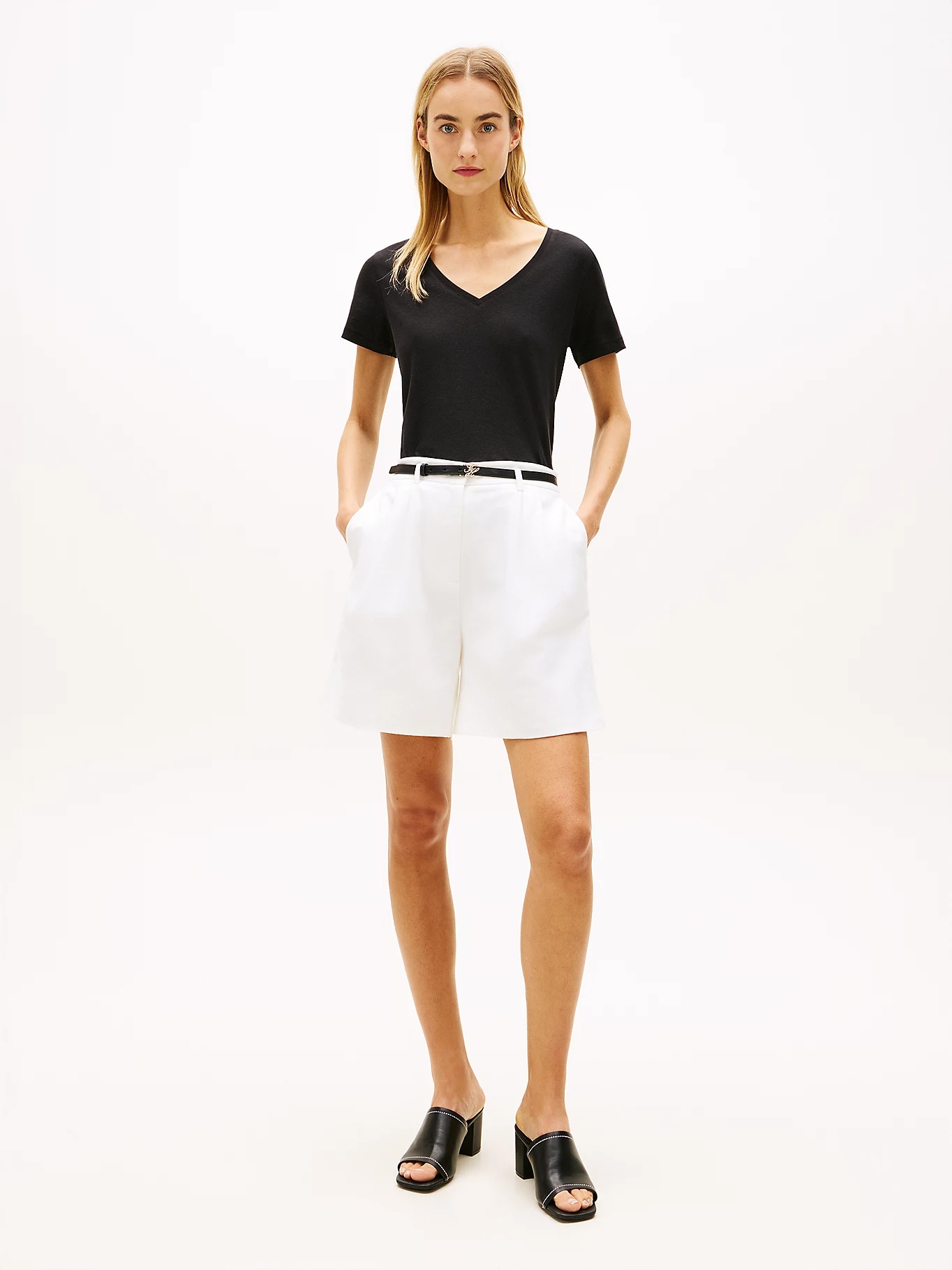 TOMMY HILFIGER - Linen Blend V-Neck T-Shirt