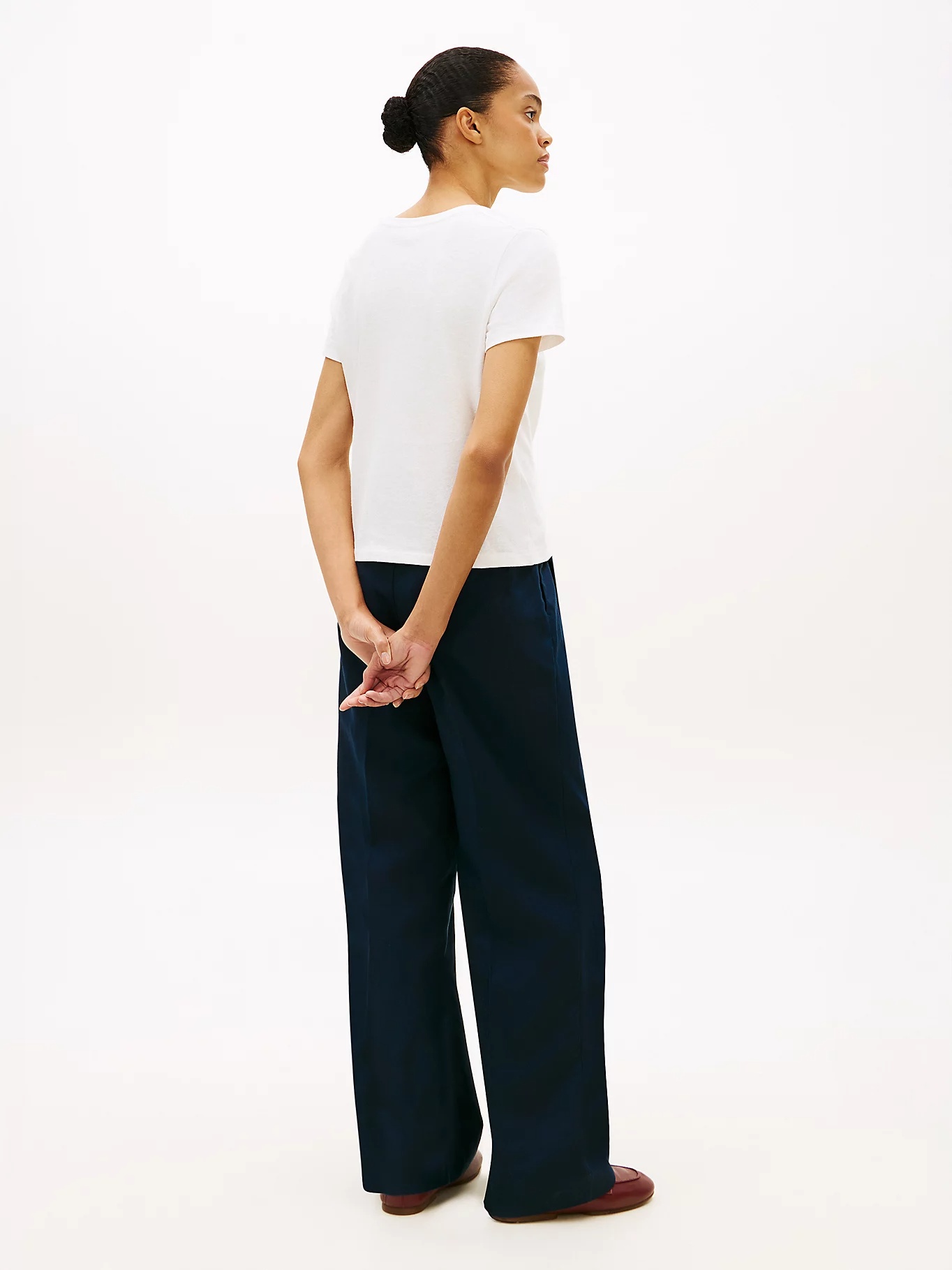 TOMMY HILFIGER - Linen Blend V-Neck T-Shirt